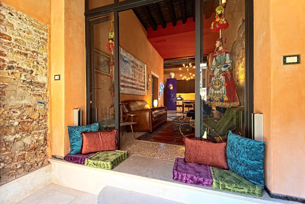 Caranieri Tenti Design House Venise